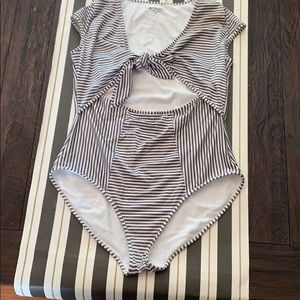 ATHLETA Aqualuxe Lotus Tie Front OnePiece (sz XLT)